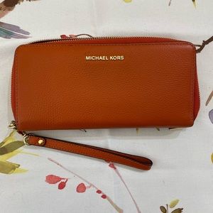 Michael Kors wallet/clutch burnt orange